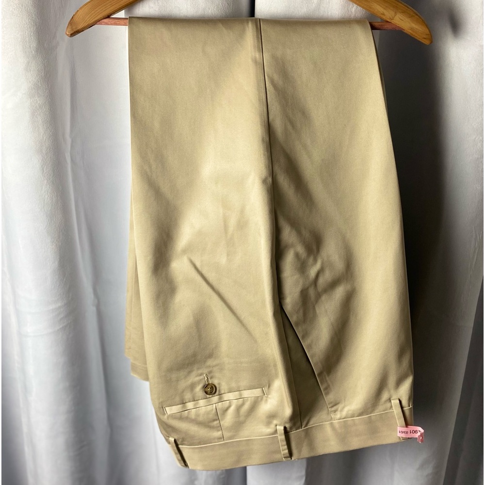 ROUNDTREE & YORKE 100% Supima Cotton dress pant.